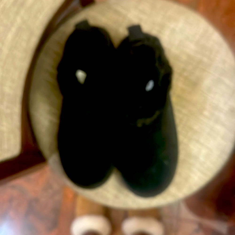 Black kookaburra by Ugg, wear only once